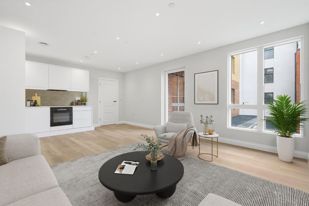 Property photo 2 of 8