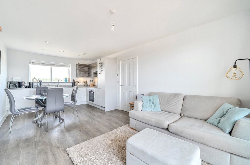 Property photo 2 of 18 1-6A70Cda6Edd2B-1...