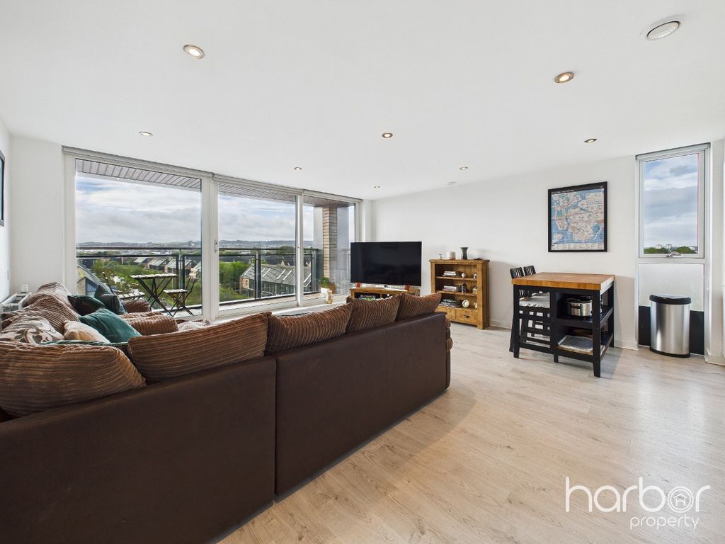 Property photo 2 of 16 4477763