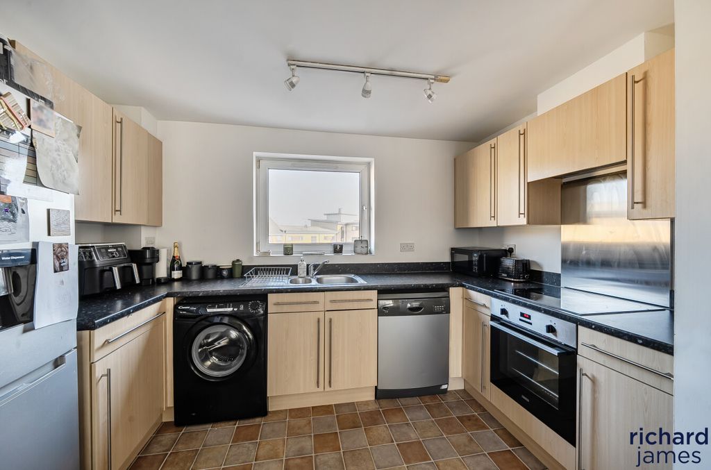 Property photo 3 of 20 016E61Addb5B4E32B6627835A6d8676E