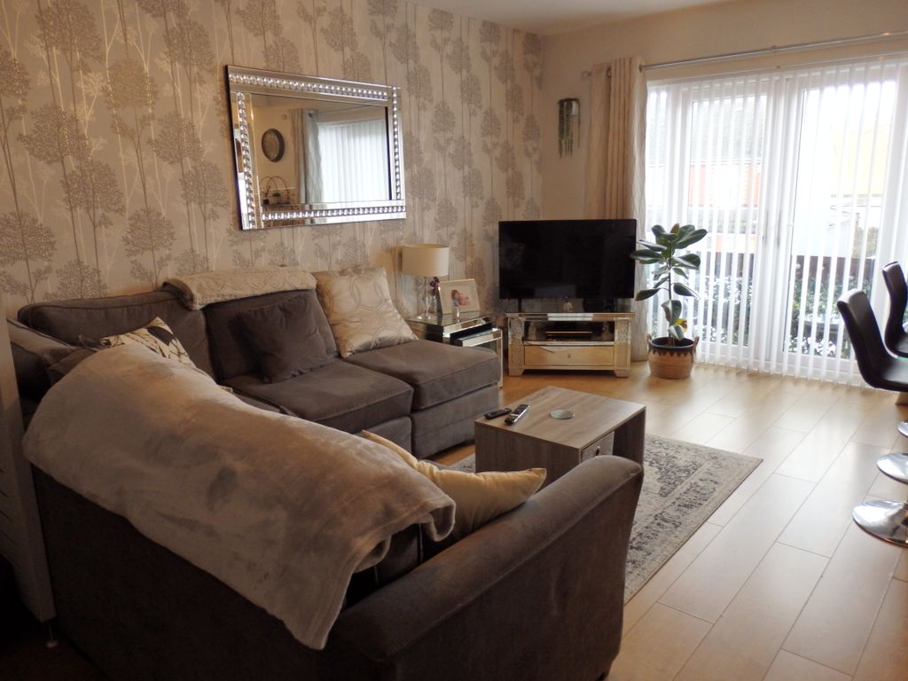 Property photo 2 of 19