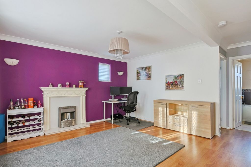 Property photo 3 of 17 Dining Room