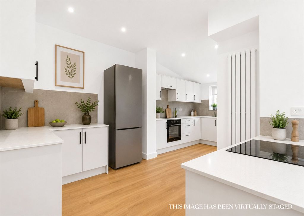 Property photo 1 of 17 Kitchen 2