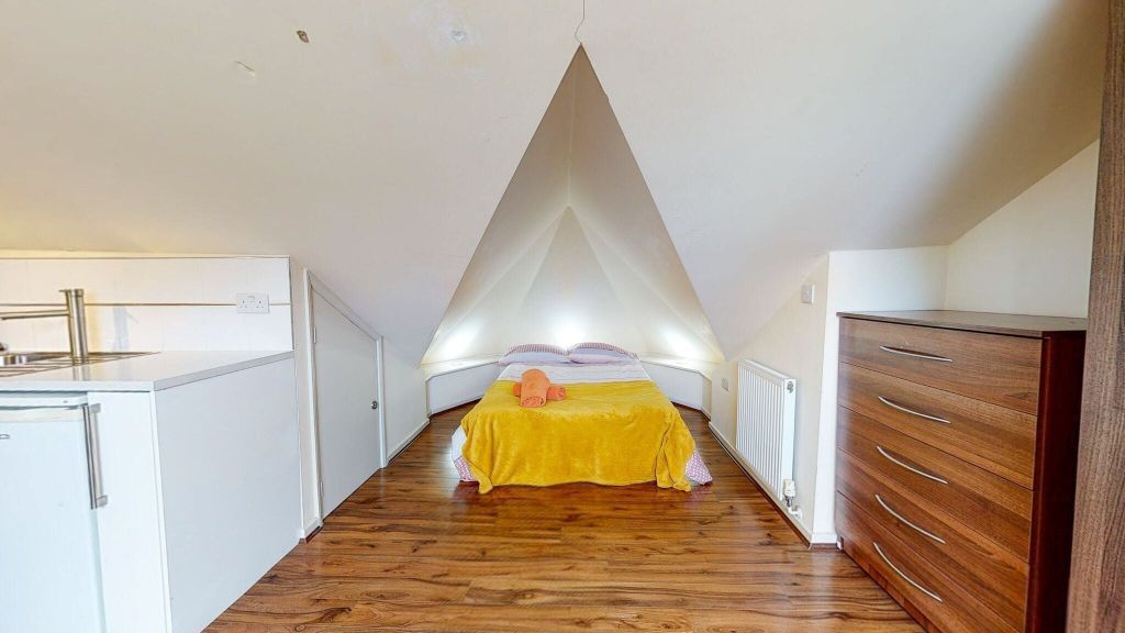 Property photo 3 of 12 Bedroom