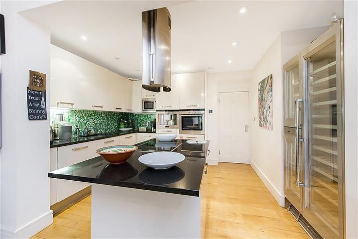 Property photo 2 of 13 Image