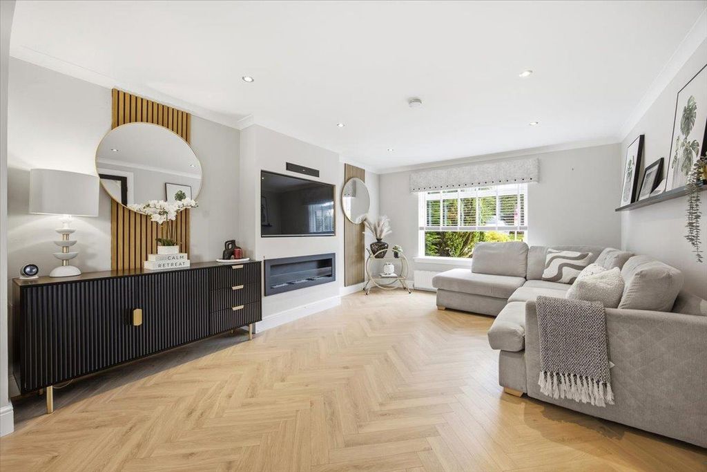 Property photo 2 of 51 15-78_Muirfield_Rd_Cumbernauld_016.Jpg