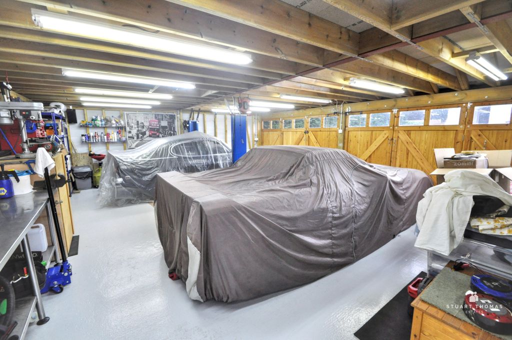 Property photo 3 of 21