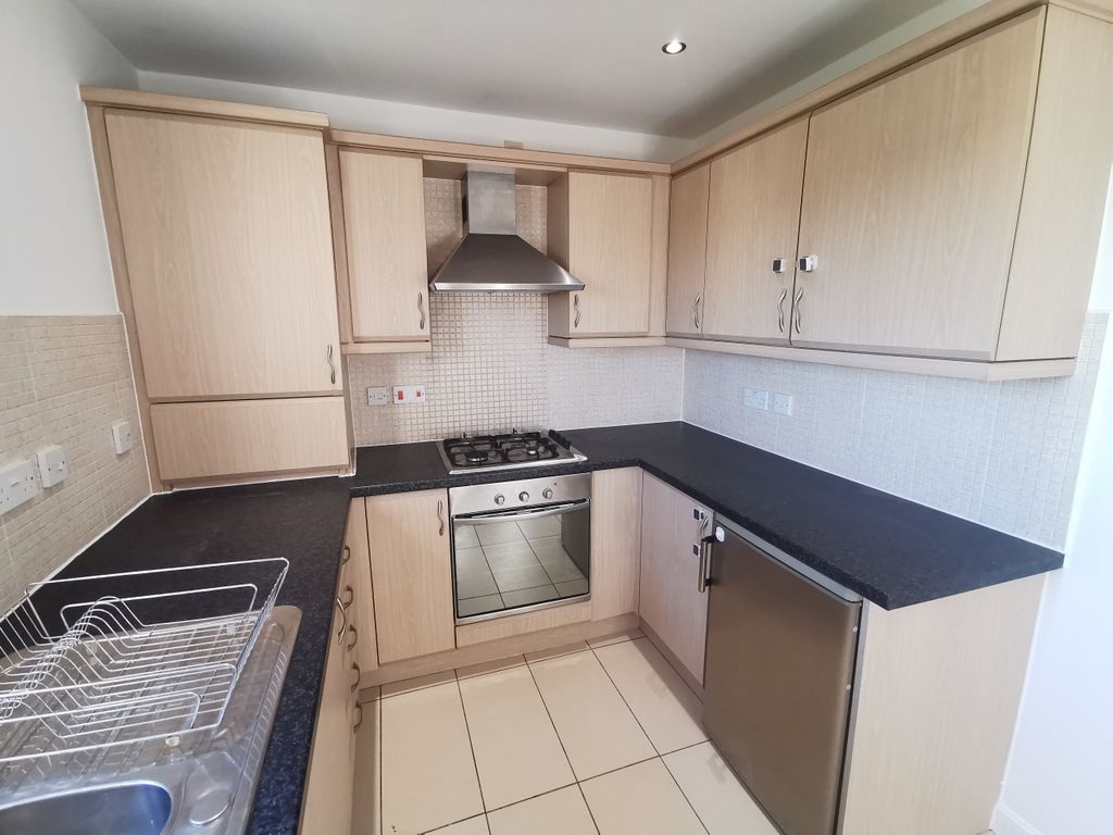 Property photo 2 of 11 Kitchen