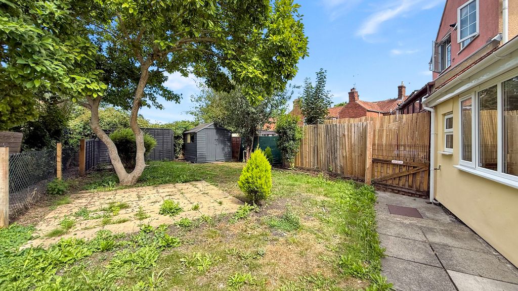 Property photo 2 of 13 Garden