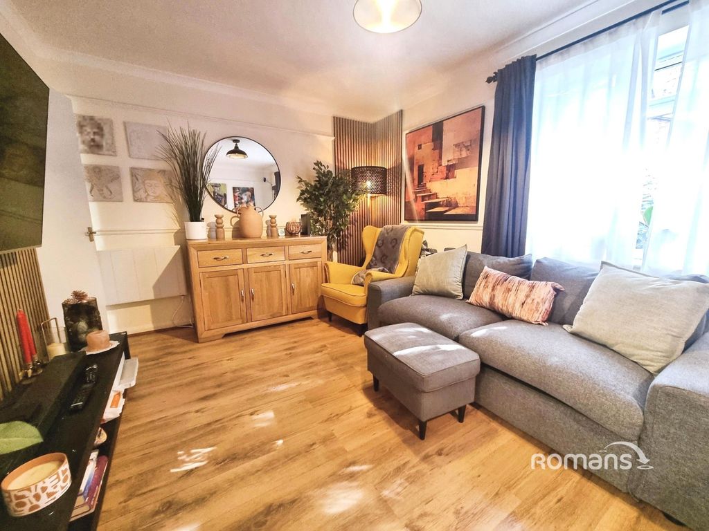 Property photo 3 of 6 Pbox-Img.Jpg