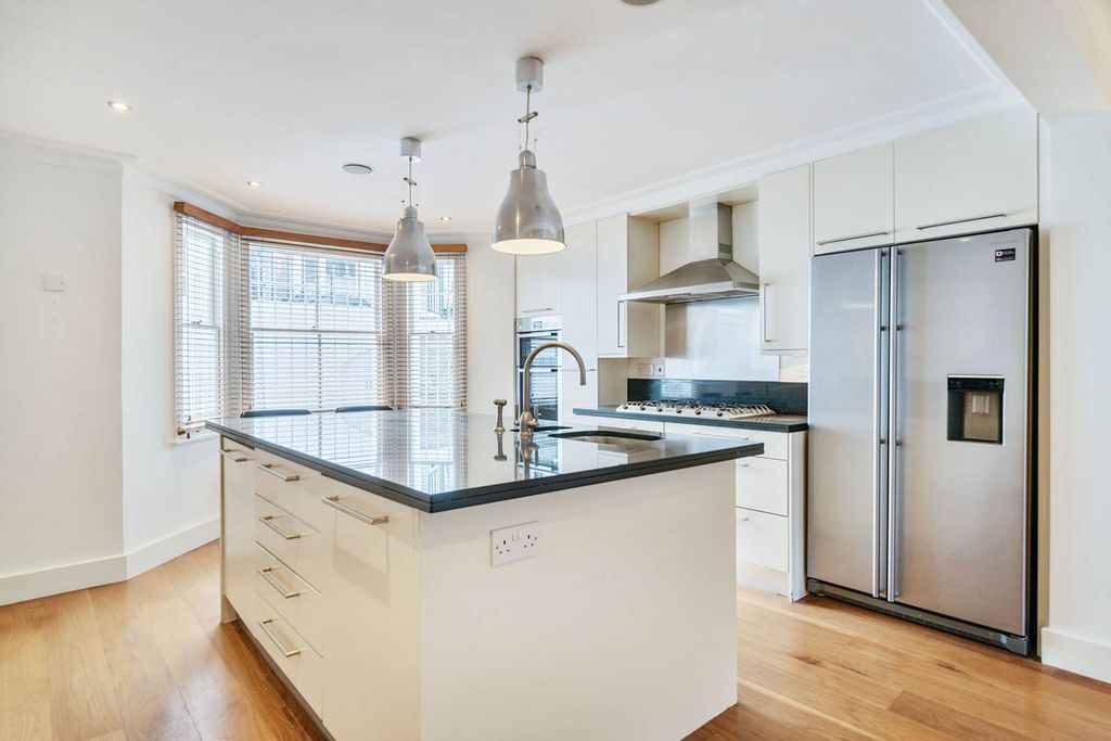 Property photo 3 of 22