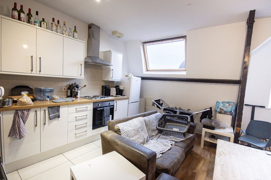 Property photo 3 of 11 2