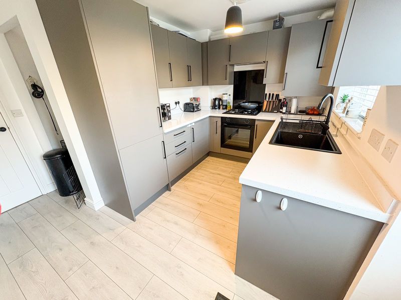 Property photo 3 of 10 Photo 4