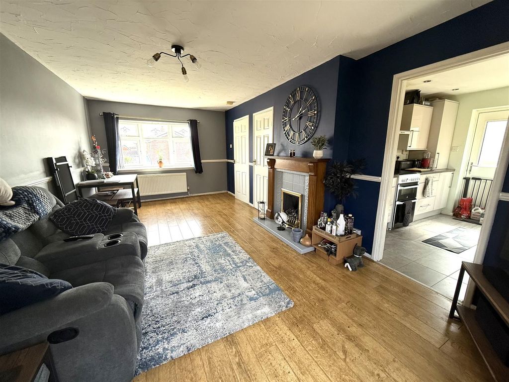 Property photo 3 of 14 124 St Mich Lounge.Jpeg