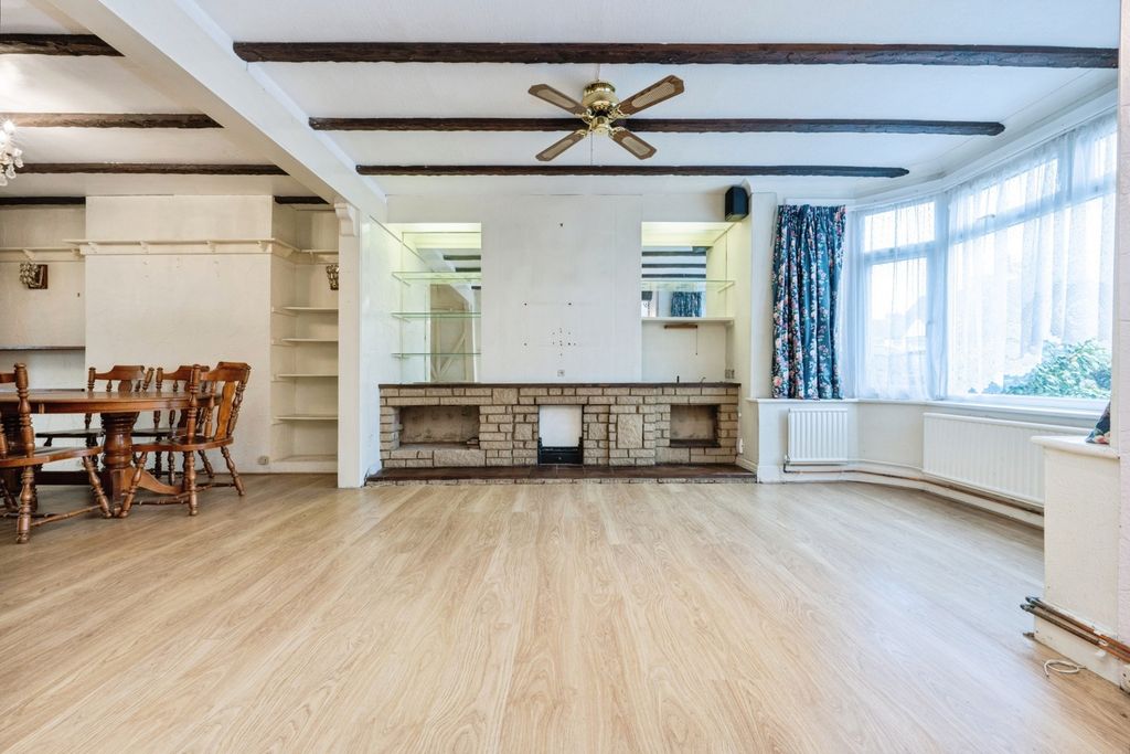 Property photo 2 of 25 Pbox-Img.Jpg