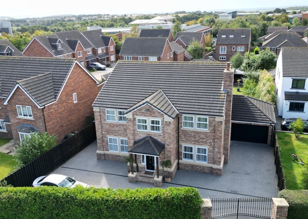 Property photo 1 of 39