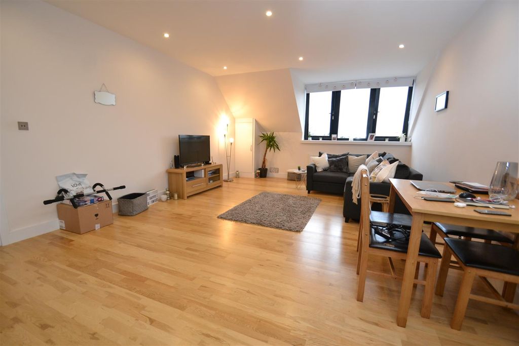 Property photo 2 of 6 Dsc_0009[1].Jpg