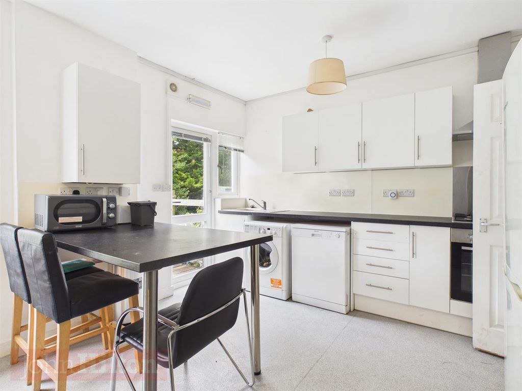 Property photo 3 of 12 Cam02534G0-Pr0744-Still007.Jpg