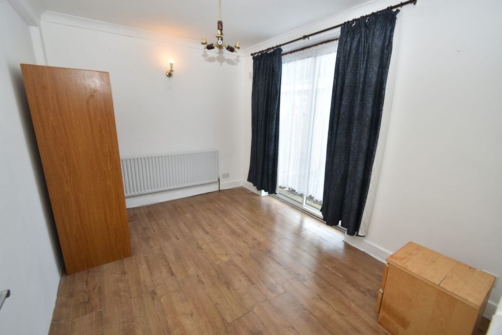 Property photo 2 of 16 Gallery