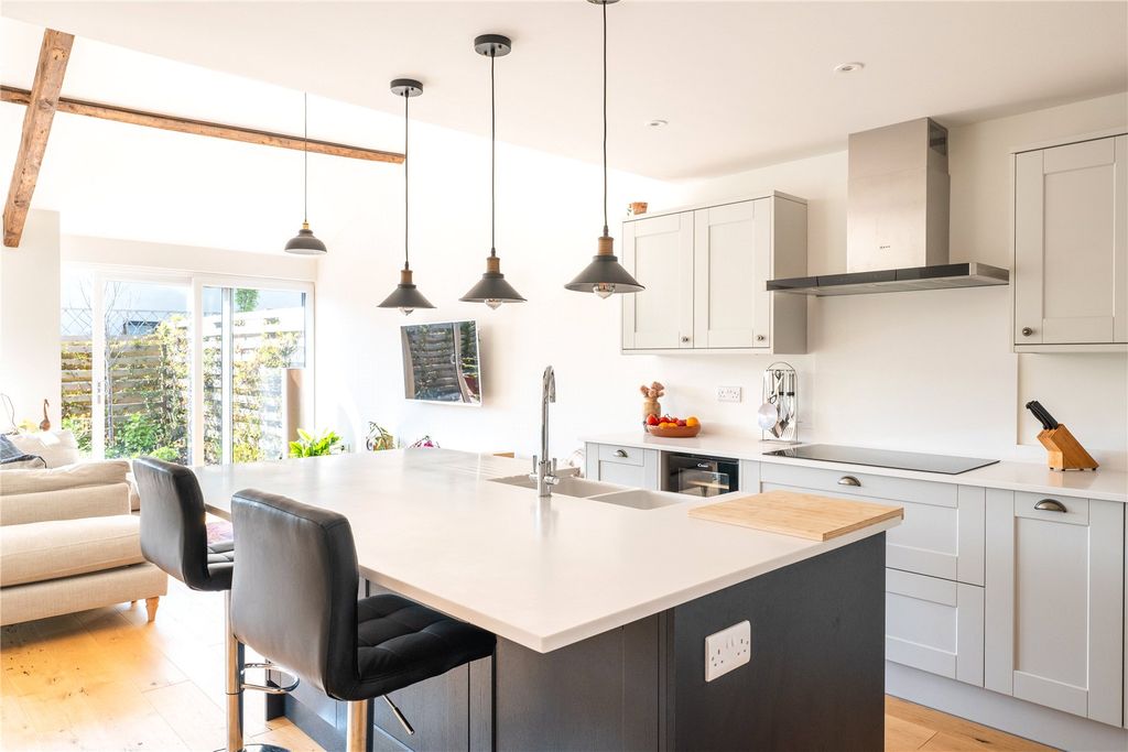 Property photo 3 of 13 Kitchen