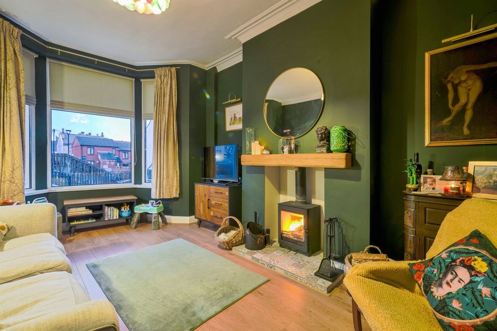 Property photo 2 of 19