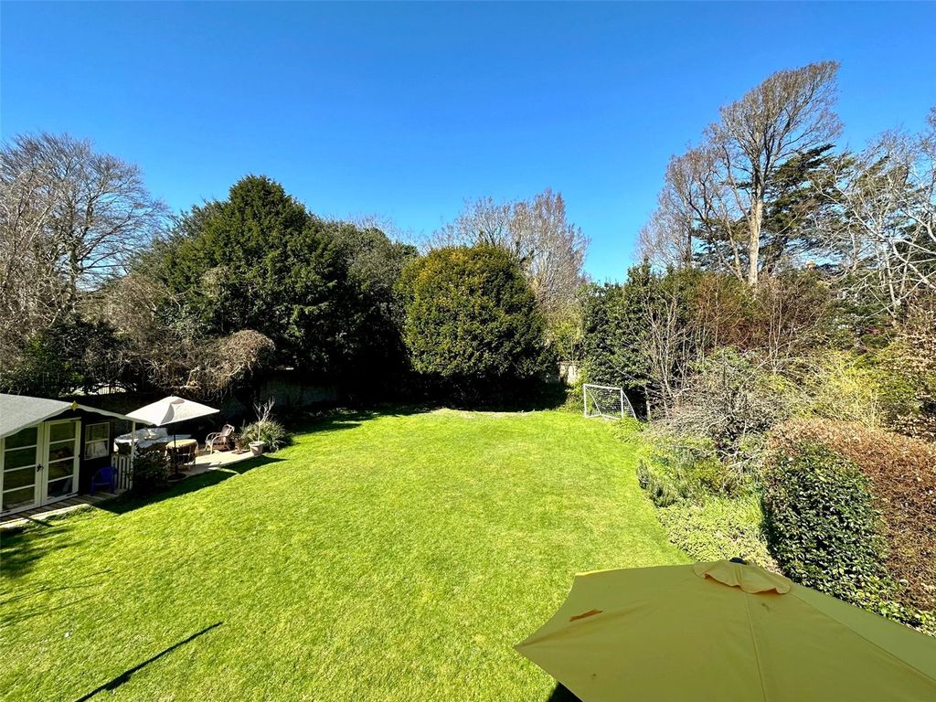 Property photo 2 of 22 Picture No. 20