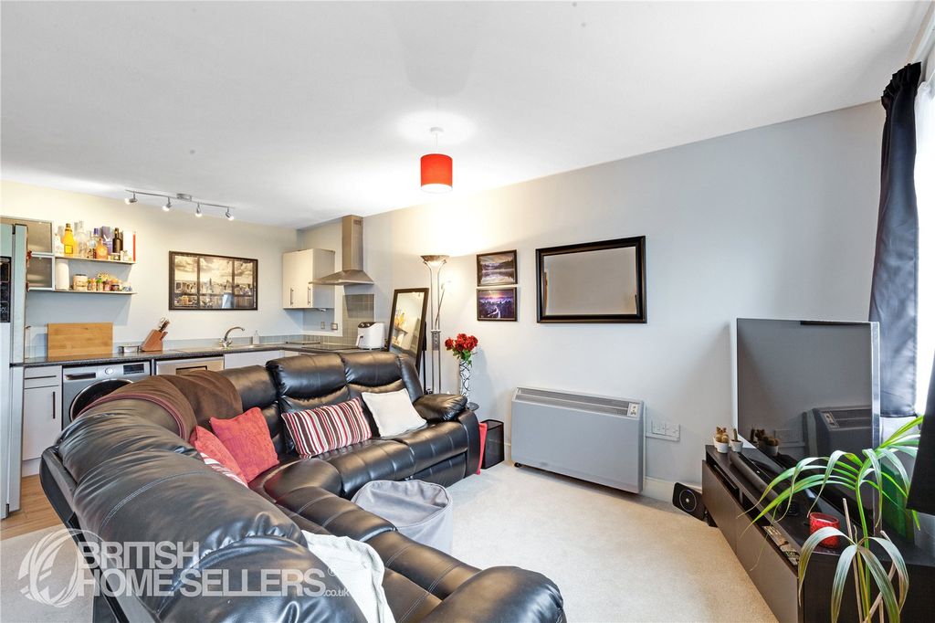 Property photo 2 of 14 Picture No. 12