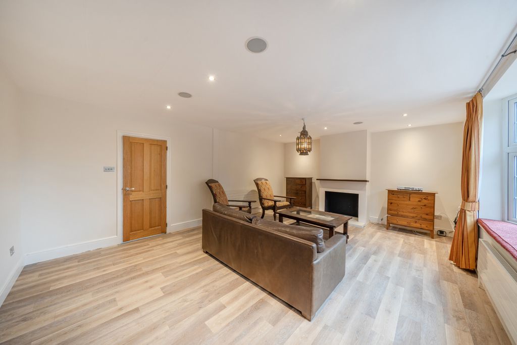 Additional image 5 of 3 bed flat for saleMarsh Road, Pinner, Middlesex HA5