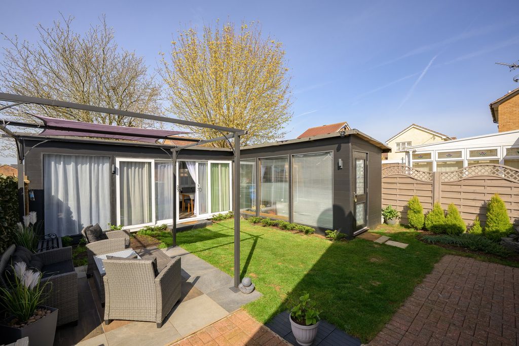 Property photo 2 of 23