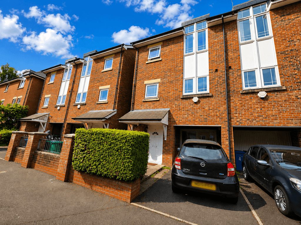 Property photo 1 of 22 4 Bedroom Town House For Sale