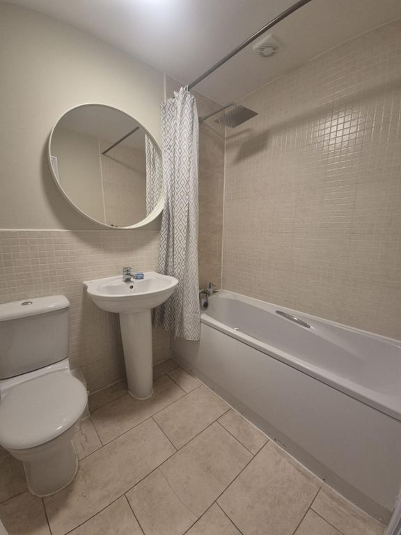 Property photo 1 of 8 Bedroom