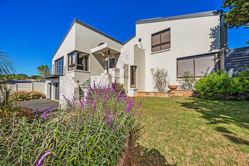 Property photo 1 of 56 Dbv1734631