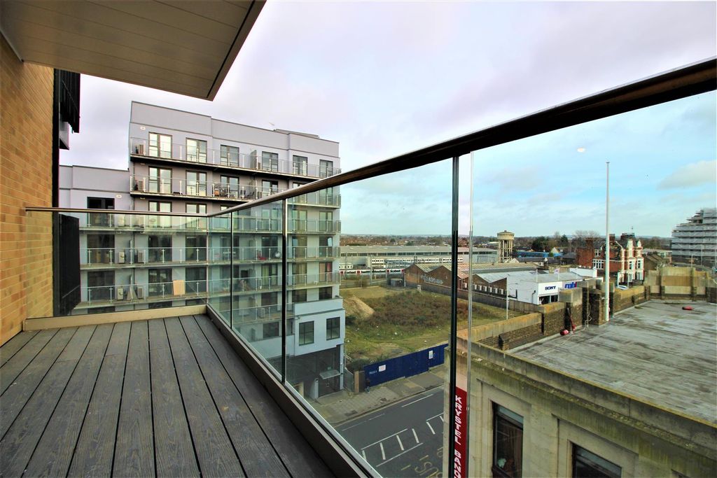 Property photo 1 of 11