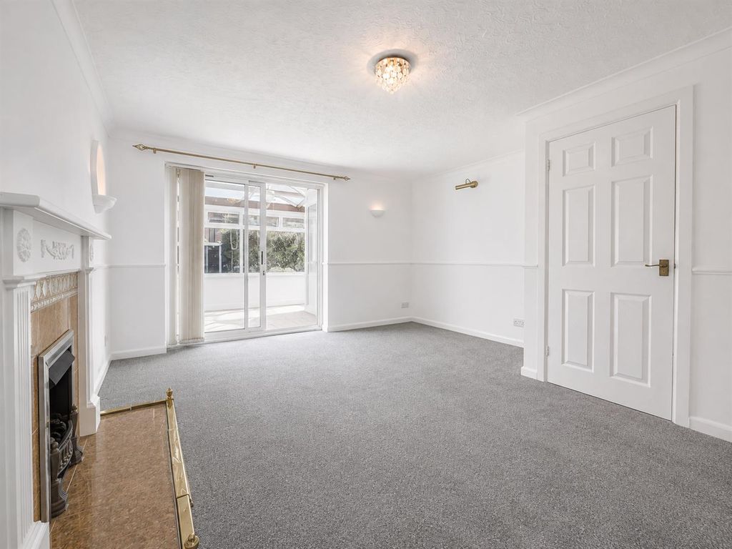 Property photo 3 of 11
