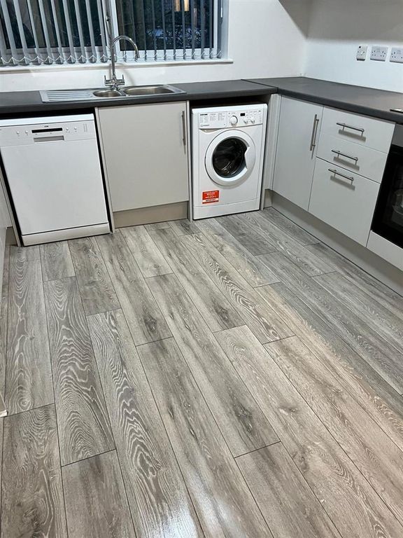 Property photo 3 of 6 395Dadfd-84Ea-45Bb-A0A9-00B177d8d3Da.Jpg