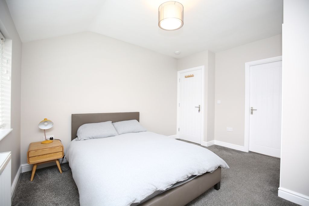 Property photo 3 of 10 4X8A1508