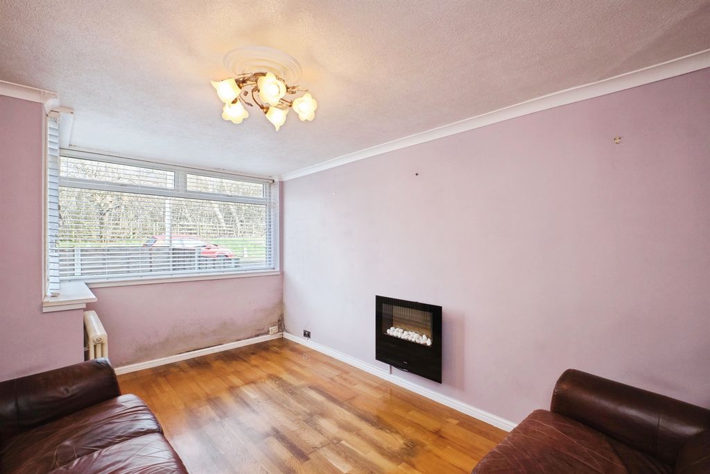 Property photo 3 of 24