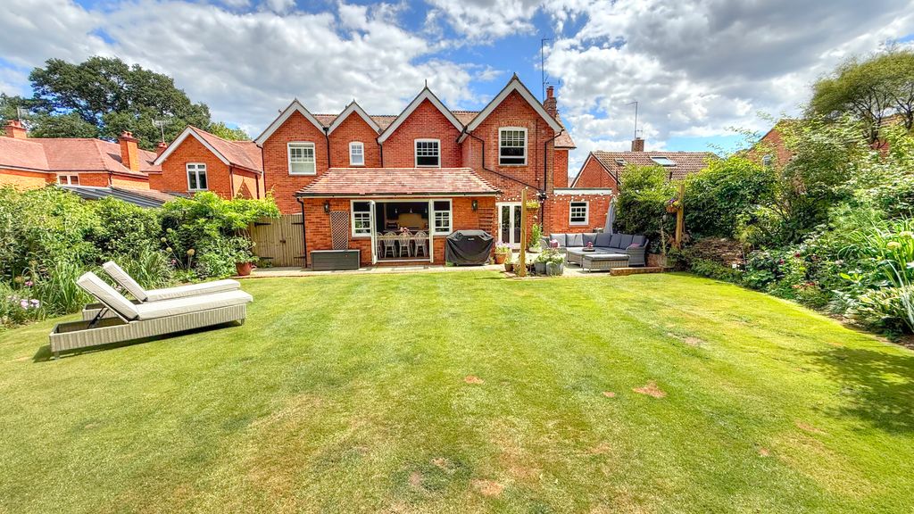 Property photo 2 of 36