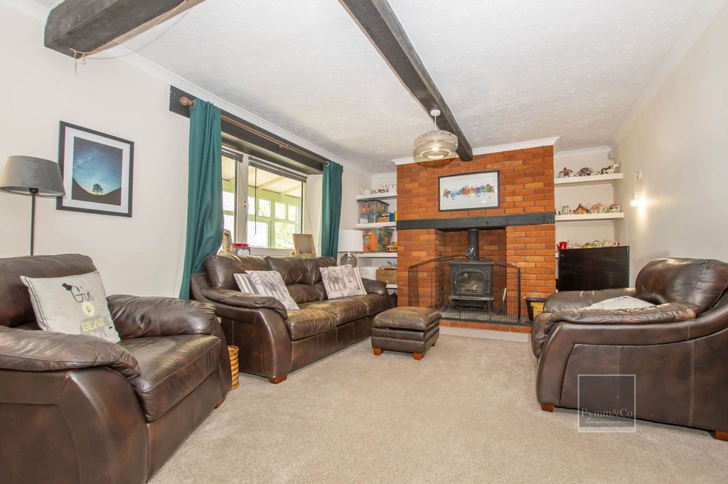 Property photo 2 of 23