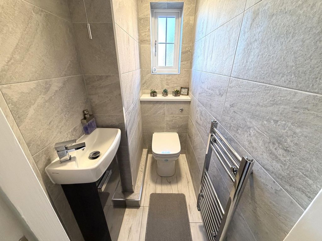 Property photo 3 of 26 WC