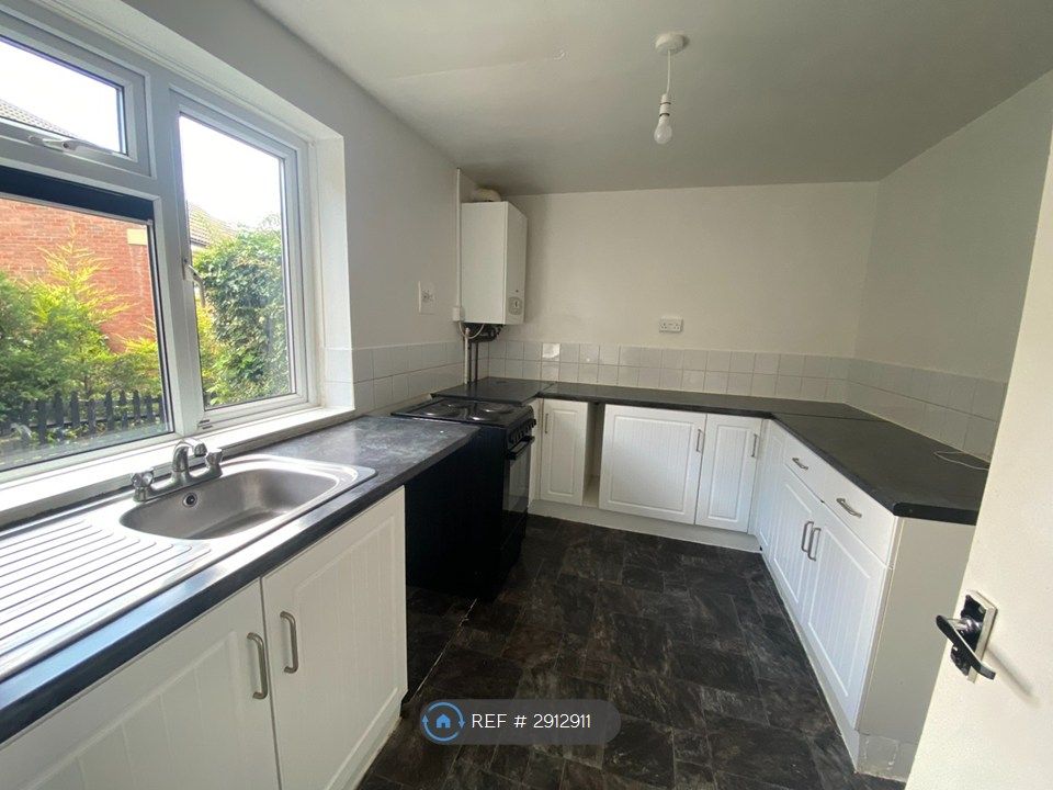 Property photo 2 of 7 Kitchen