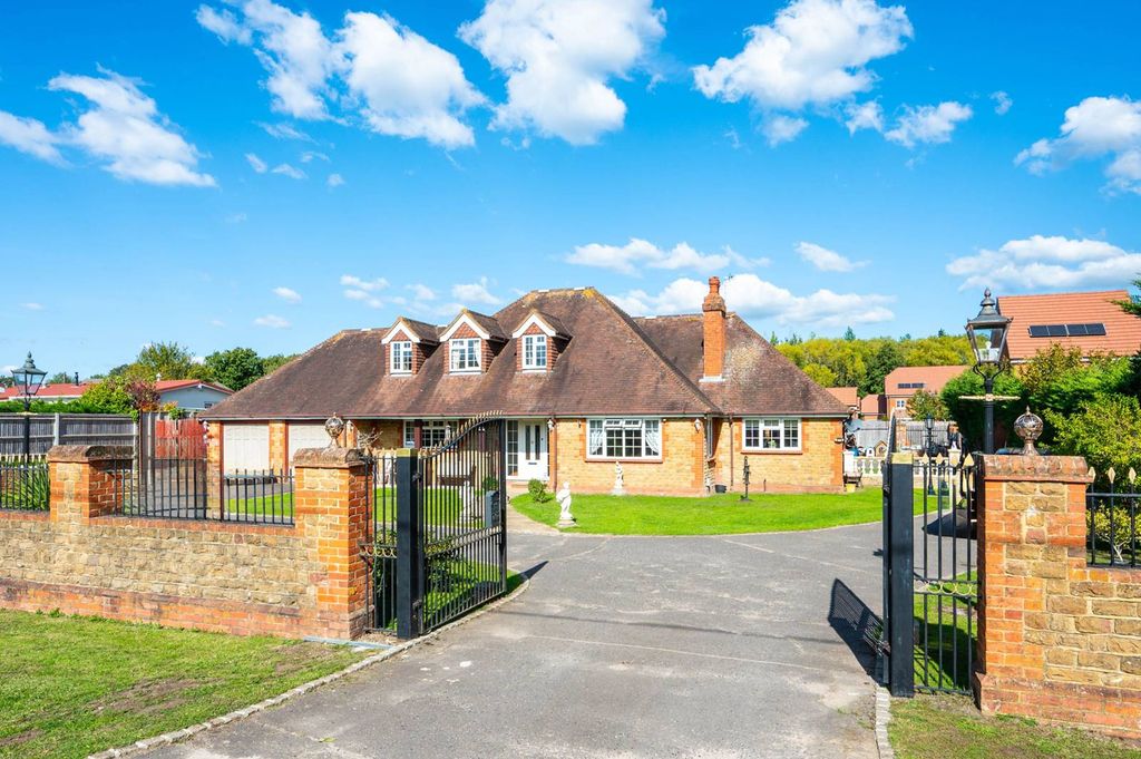 Property photo 2 of 21