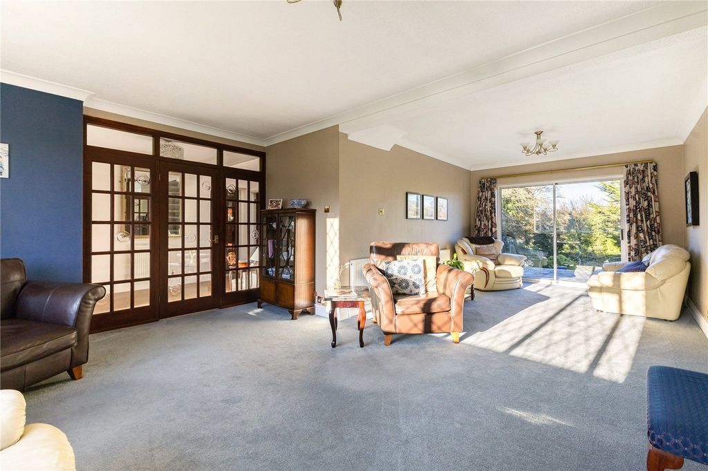 Property photo 2 of 14 Sitting Room