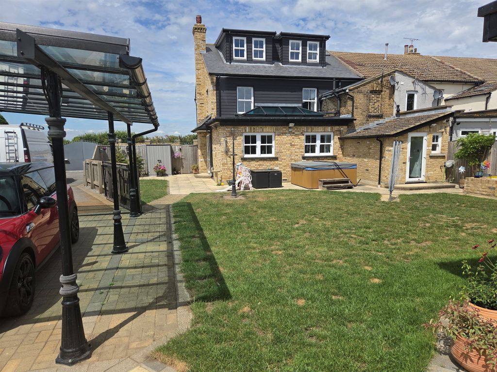 Property photo 3 of 32