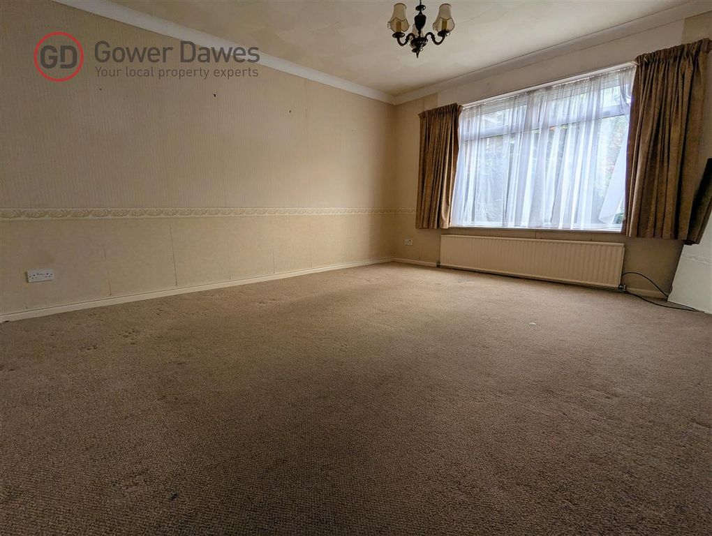 Property photo 3 of 17 Lounge