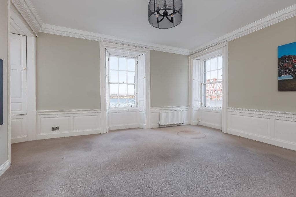 Property photo 3 of 31