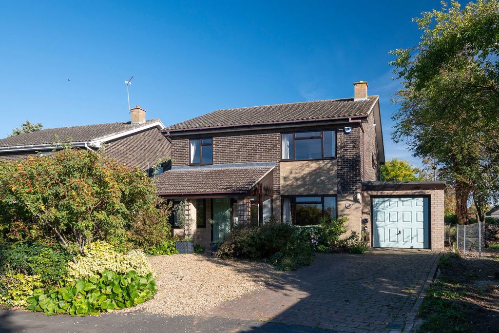 Property photo 1 of 30