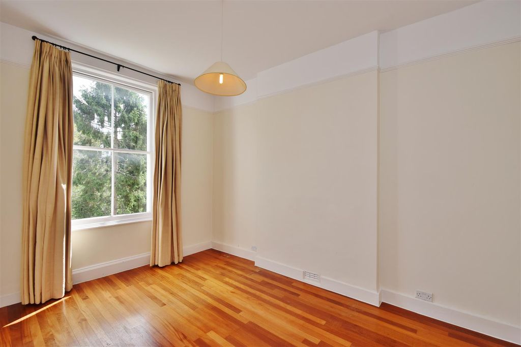 Property photo 3 of 5