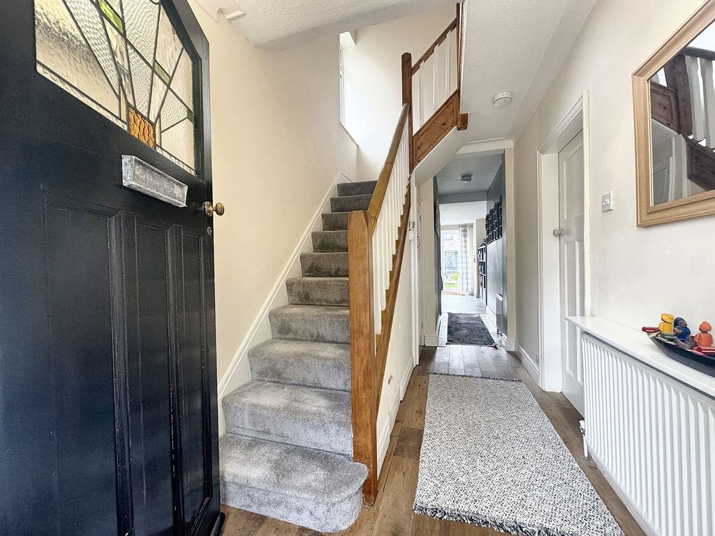 Property photo 2 of 45