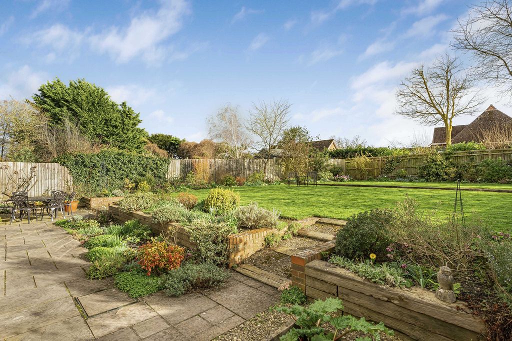 Property photo 2 of 38